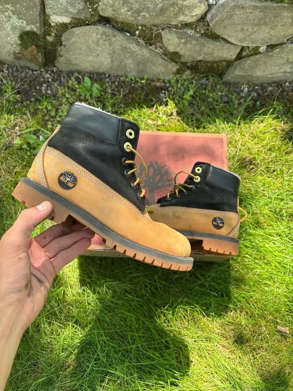 Timberland 6-Inch Premium Fleece Lined Waterproof Boots Wheat Black Size 3.5